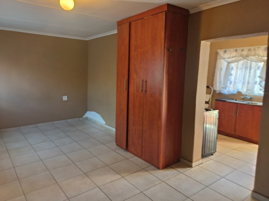 To Let 1 Bedroom Property for Rent in Promosa North West